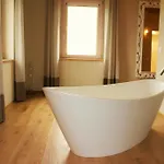 Amico Bed & Breakfast 4*