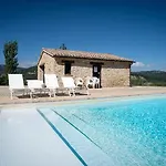 Amico Bed & Breakfast Serra San Quirico