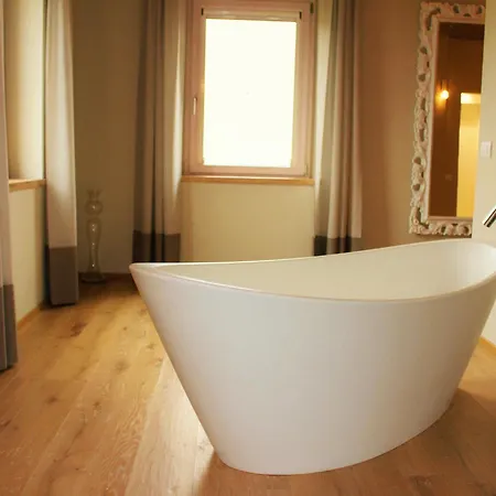 Amico Bed & Breakfast 4*
