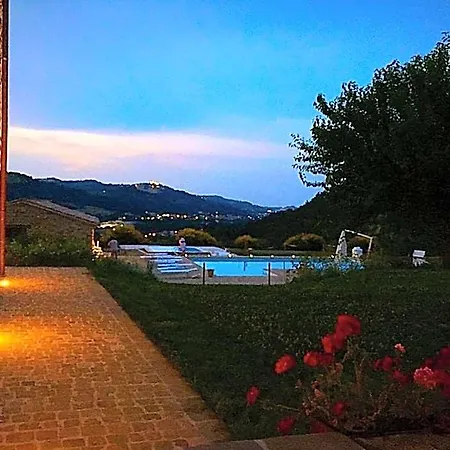 Amico Bed & Breakfast Serra San Quirico