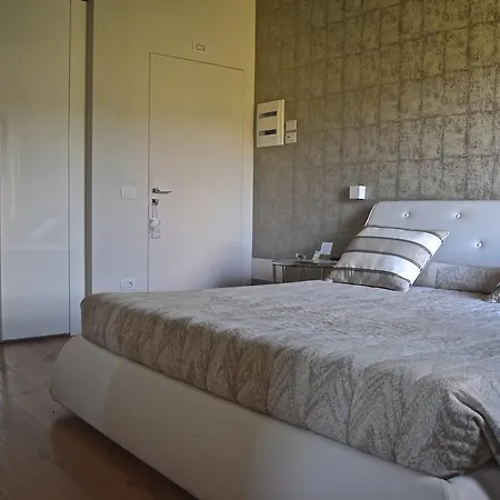 Amico Bed & Breakfast 4*