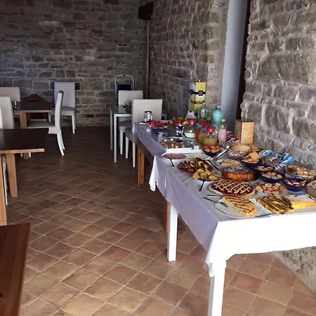 Couette-café Amico Serra San Quirico